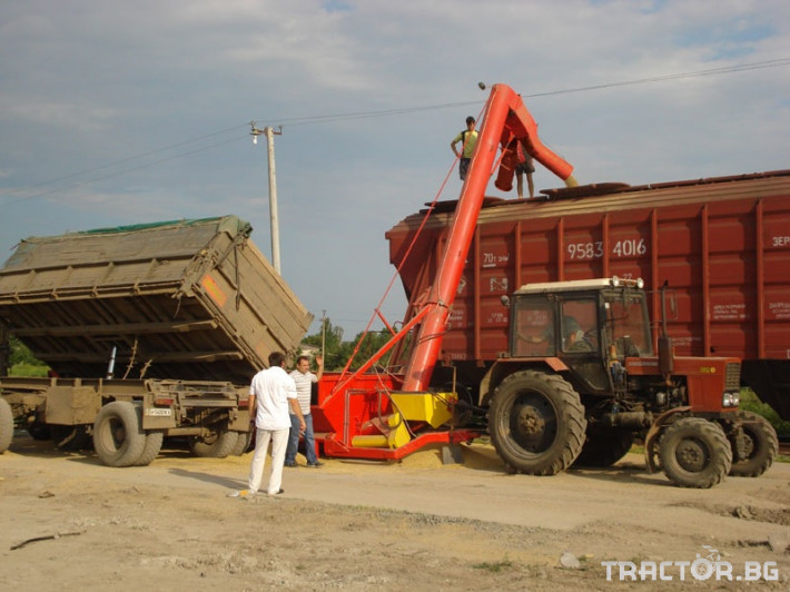 Други Претоварваща станция за зърно БНП-12 Завод Кобзаренка 3 - Трактор БГ