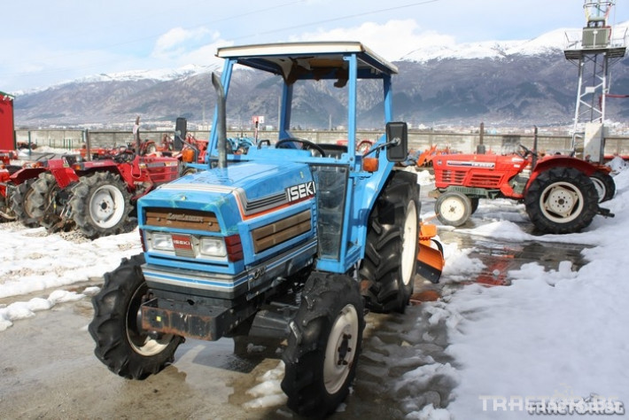 Трактори Iseki CDX с гребло за сняг 2 - Трактор БГ