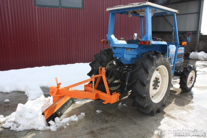 Трактори Iseki CDX с гребло за сняг 3 - Трактор БГ