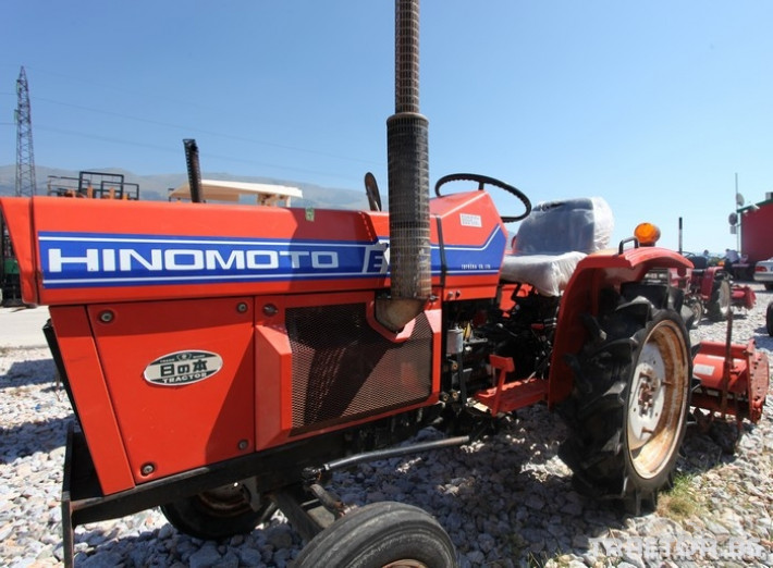 Трактори Hinomoto E 152 - 2 броя трактори 3 - Трактор БГ