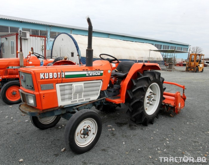 Трактори Kubota L2602 0 - Трактор БГ
