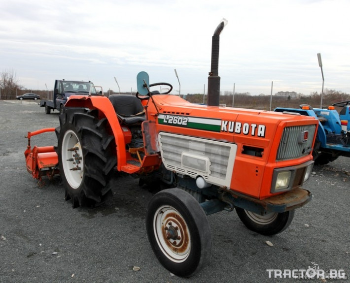 Трактори Kubota L2602 1 - Трактор БГ