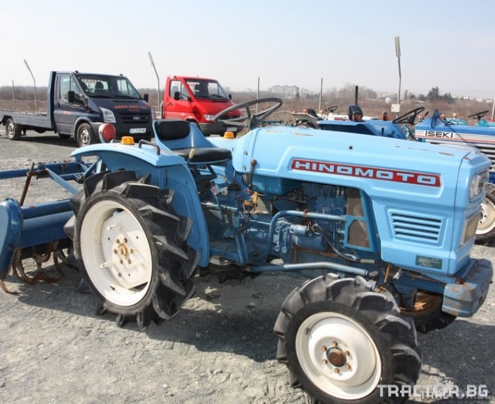 Трактори Hinomoto малогабаритен трактор 4x4 0 - Трактор БГ