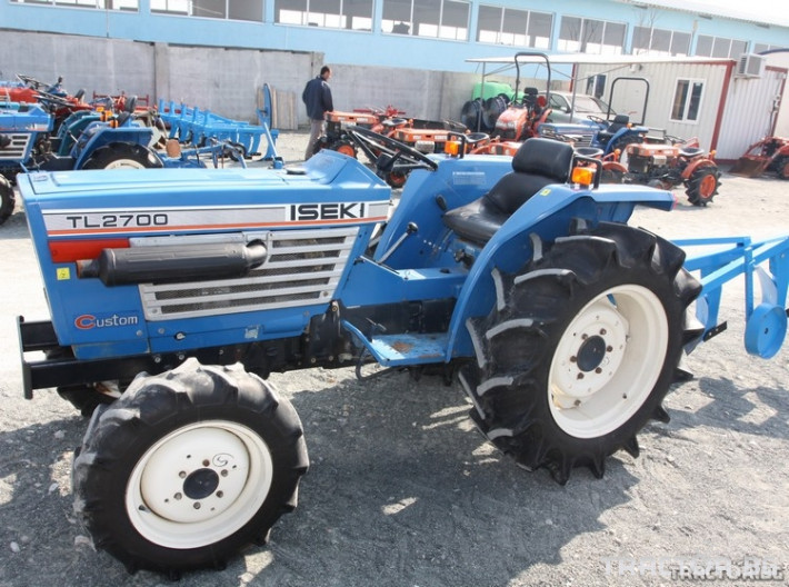 Трактори Iseki TL 2700 - 4х4 1 - Трактор БГ