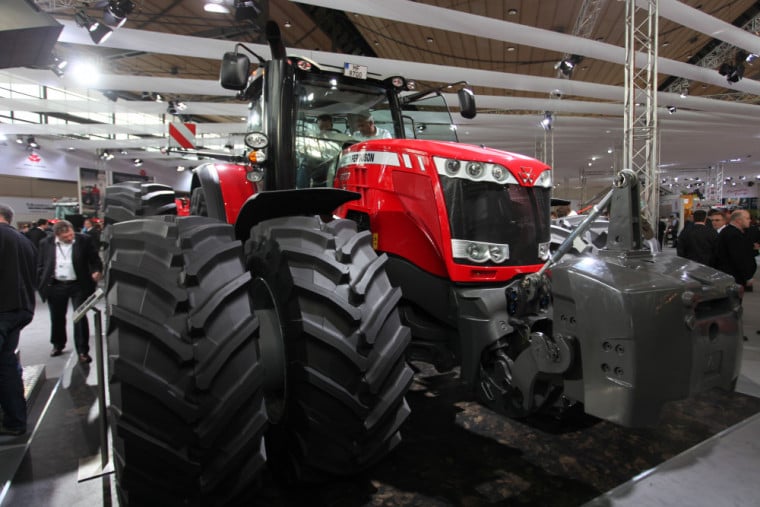 Най-мощният трактор Massey Ferguson до сега, бе представен на Агритехника 2013 (ВИДЕО)
