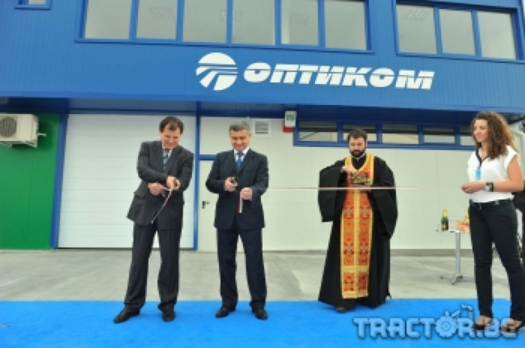 Оптиком откри своя нов търговско-сервизен център в Стара Загора