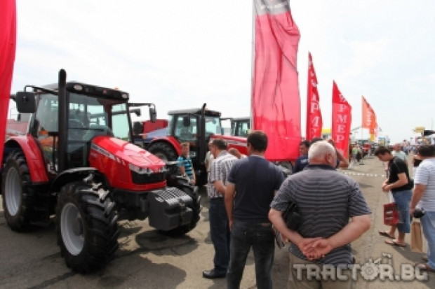 Сериозен интерес към новия трактор Massey Ferguson 5440 на БАТА Агро 2012
