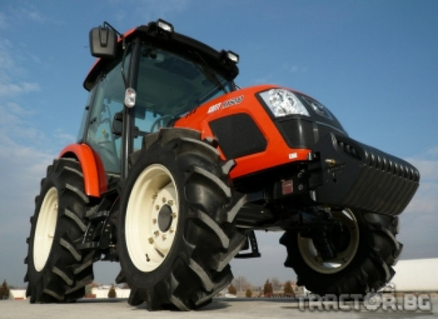 Kioti пуска на пазара за 2012-а година, новия трактор RX 6010 с мощност 60 к.с.