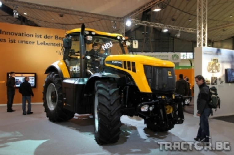 JCB представи на Агритехника 2011, новата генерация трактори Fastrac 8000
