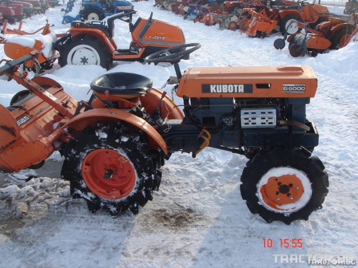 Трактори Kubota B6000  4X4 1 - Трактор БГ