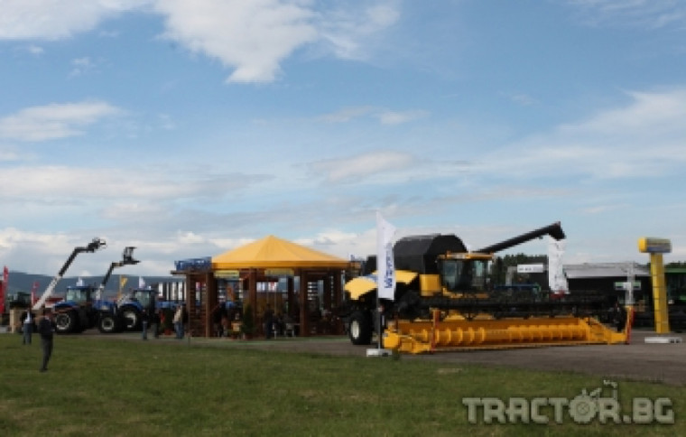 Трактор.БГ представя демонстрация на Ванто Трейд, официален вносител на New Holland