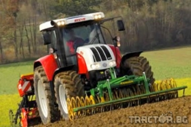 Тракторите Steyr CVT са оборудвани с електронна безстепенна трансмисия от ново поколение