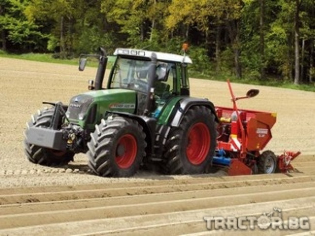 Тракторите Fendt 800 Vario осигуряват висока производителност при нисък разход