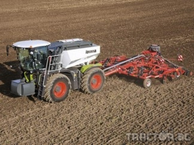 Новите трактори Xerion на Claas са оборудвани със Saddle Trac технология