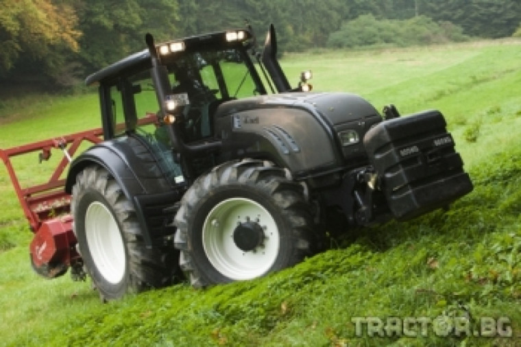 Фирма Варекс е новия официален вносител на трактори VALTRA за България