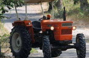 New Holland възроди популярните трактори, модел  F480