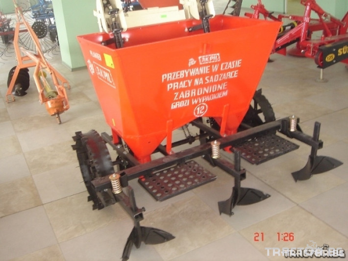 Машини за зеленчуци Картофосадач Akpil Planter 1H с торовнасяне 0 - Трактор БГ