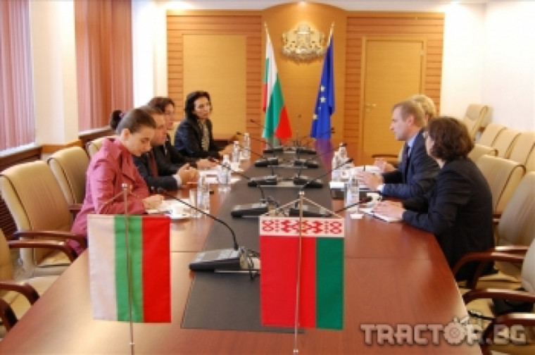 1000 трактора от Беларус ще купи правителството за малките и средни предприятия