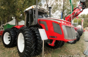 Румънци пуснаха на пазара нов голям трактор с името ZIMBRU
