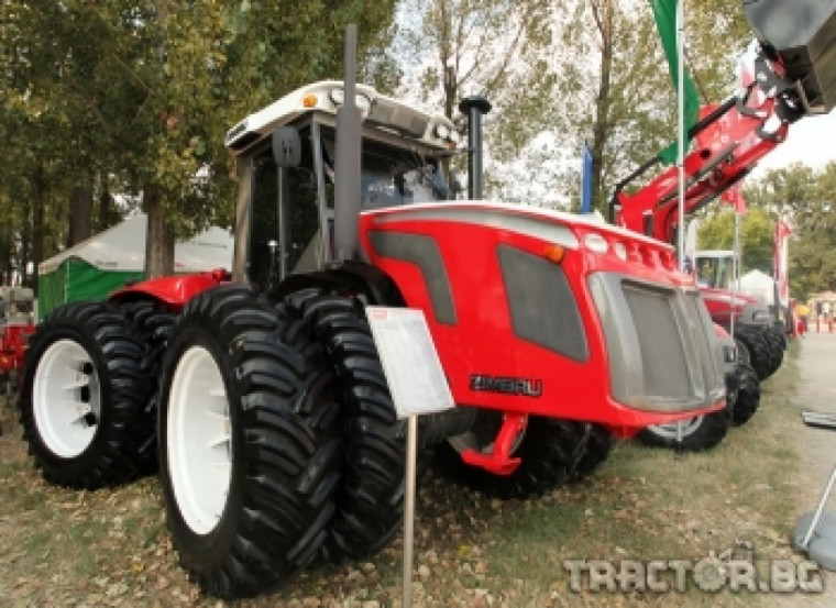 Румънци пуснаха на пазара нов голям трактор с името ZIMBRU