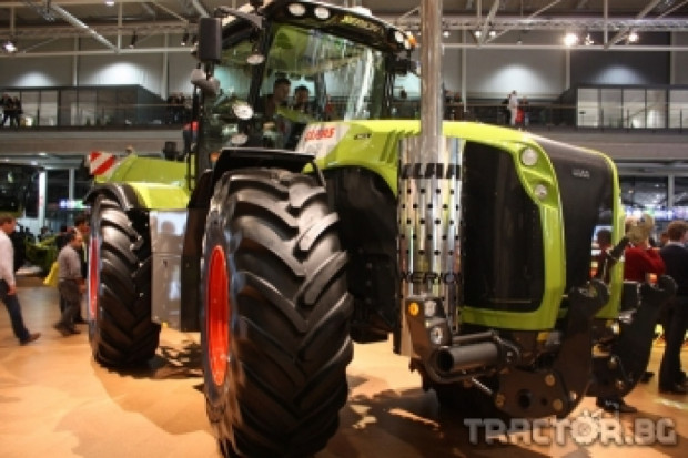 Новият Claas Xerion 4500 - мощен трактор с много нововъведения