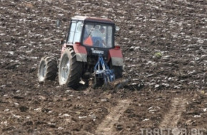 Агенция Митници продължава проверките на горивата за земеделска техника