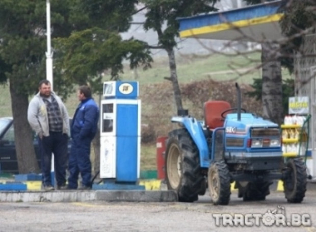 Агенция Митници започна внезапни проверки на горива за селскостопанска техника