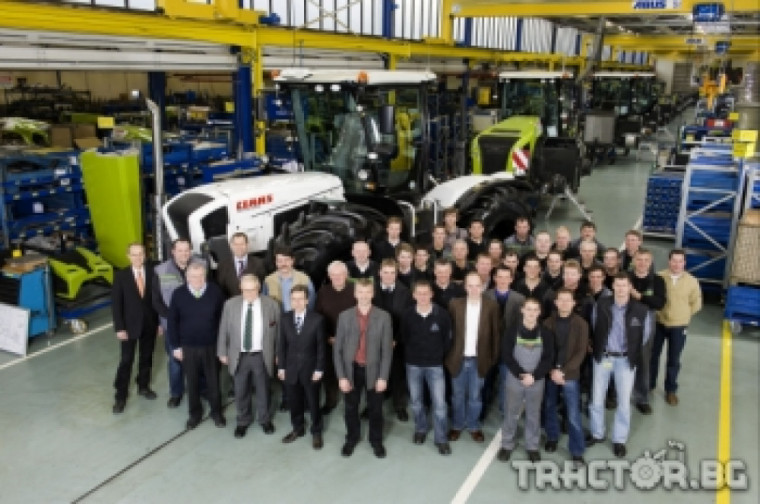 Трактор Claas Xerion номер 1000 в бял цвят произведе немската компания