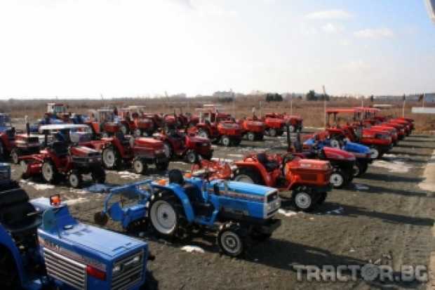 Нови търговски бази за японски трактори и инвентар откри фирма Тракбул в Бургас и Сливен