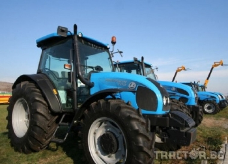 Трактори Landini и сеялки Monosem на промоционални цени предлага фирма Оптиком