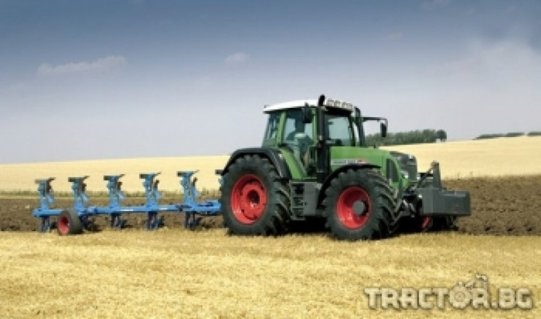Трактори Fendt 800 Vario с мощност до 280 к.с. излизат на пазара през 2010 година