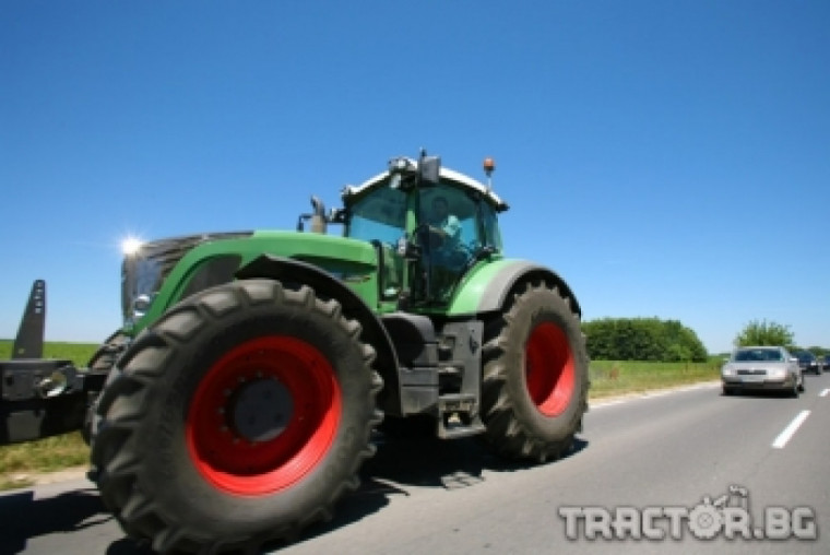Немски тракторист ще води дело заради глоба за превишена скорост с трактор