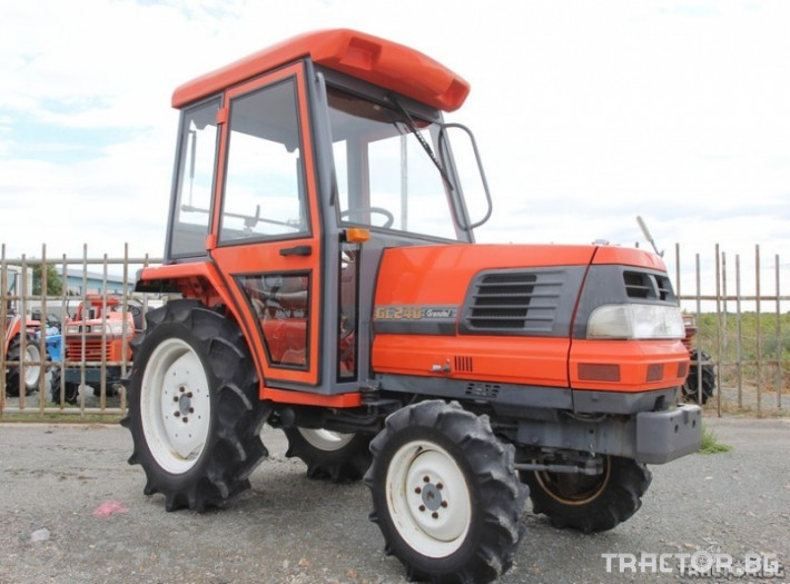Трактори Kubota GL240 1 - Трактор БГ