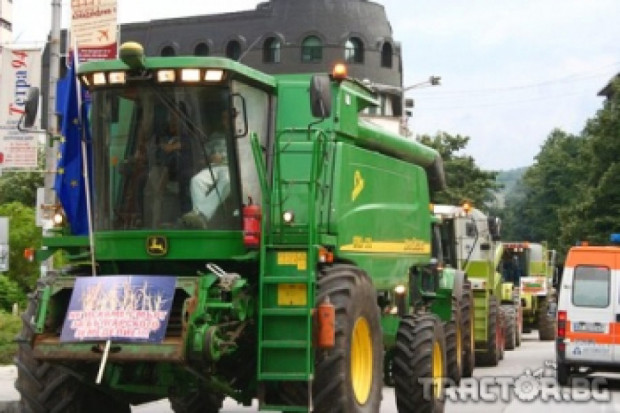 Броя на зърнопроизводителите, които ще се включат в националния протест в София 1000 души