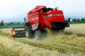 Комбайни в много региони не влизат да жънат пшеница заради дъждовното време