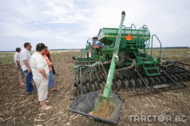Почвообработващи машини Great Plains показаха СД Стойчеви край Добрич