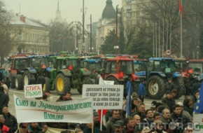 Зърнопроизводителите искат оставката и на министър Валери Цветанов