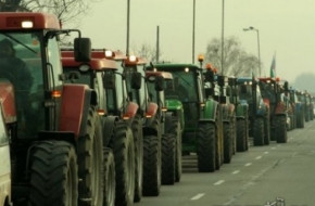 Хиляди трактори потеглят към хърватското министерство на земеделието за протест
