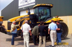 Български фермери посетиха централата на Challenger в Холандия по покана на Варекс