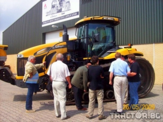 Български фермери посетиха централата на Challenger в Холандия по покана на Варекс