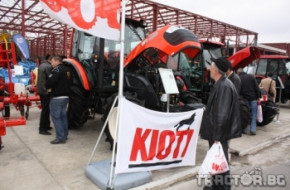 Само 3 фирми представиха трактори на Есенния панаир в Пловдив