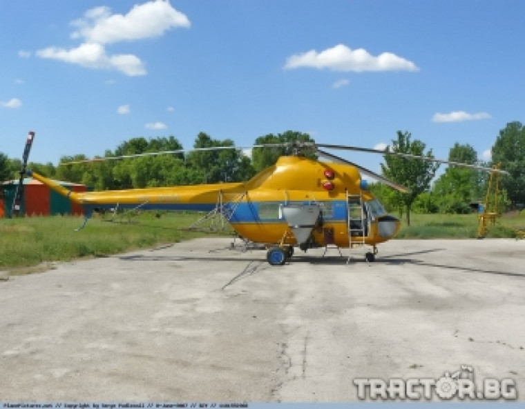 Забранени вертолети спасиха хиляди декари с пшеница