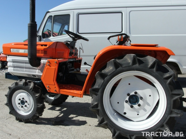 Трактори Kubota B1600 3 - Трактор БГ