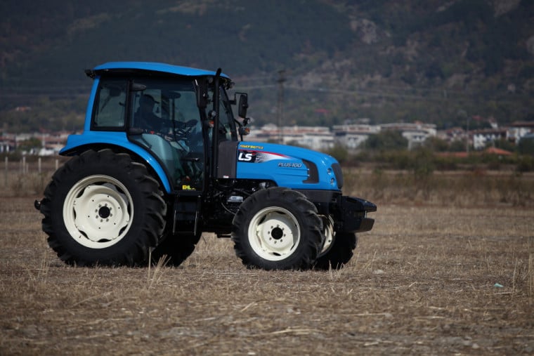 Тракторите LS Plus се налагат на българския пазар с изключително конкурентни цени (ВИДЕО)