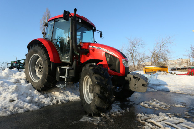 Трактори Zetor и пролетни сеялки на промо цени пускат от Стойчеви ООД (ЦЕНИ И СНИМКИ)