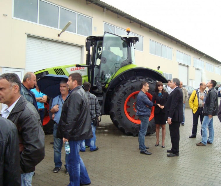 Рапид КБ проведе презентации на новите трактори Claas Axion 800 и 900 (СНИМКИ)