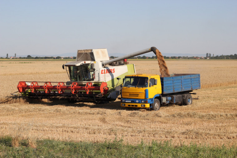 Министър Димитър Греков иска доклад от КТИ за зърноприбиращата техника