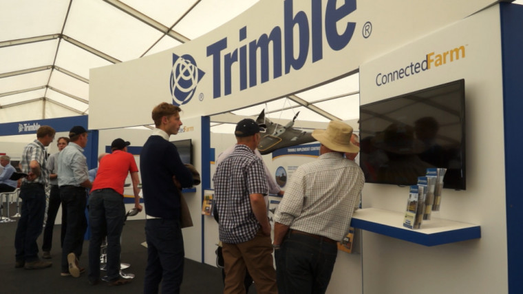 Trimble Показа нови GPS дисплеи и модули за прецизно земеделие