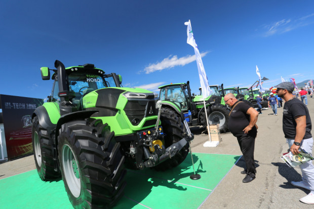 Тракторите Deutz Fahr 9-та серия направиха премиерата си на БАТА Агро (ВИДЕО)