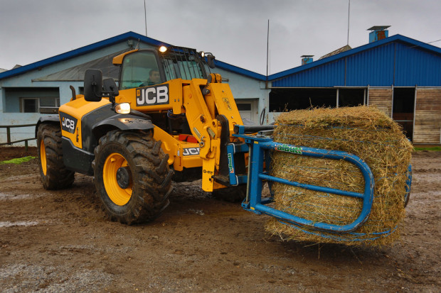 Товарачите JCB са надеждни машини за животновъдните ферми